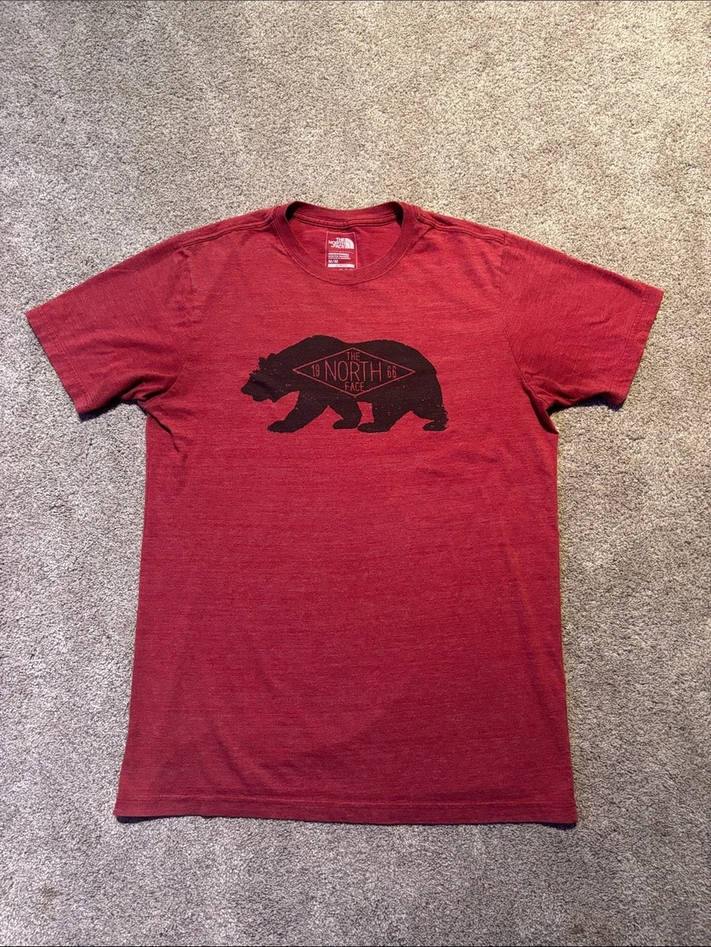 The North Face Red Short-Sleeve Bear Graphic Tee Size M
